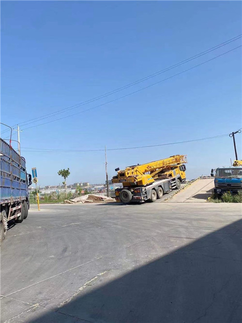 龙港区25吨吊车的租赁价格大概是多少？